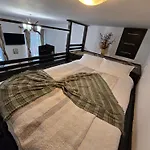 Sofia's Comfy In The Old Town Apartment