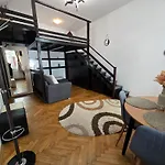 Old Town Studio I Central Brasov דירה בראשוב